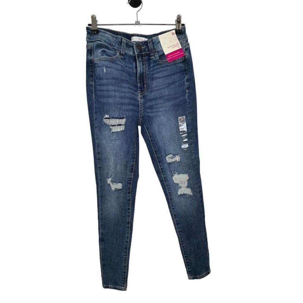 NWT SO Distressed High Rise Jeggings
